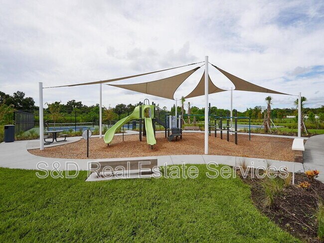 Building Photo - 2106 Rosewood Dr