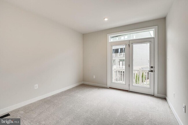 Building Photo - 14055 Sunrise Valley Dr
