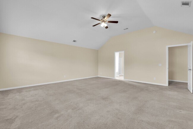 Building Photo - 659 Red Oak Ln