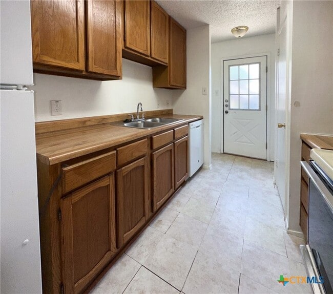 Building Photo - 2402 Paul Revere St