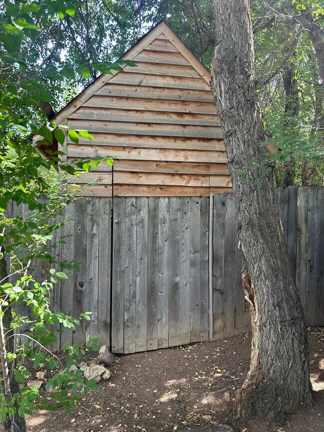 Building Photo - 1500 Orchard Ave