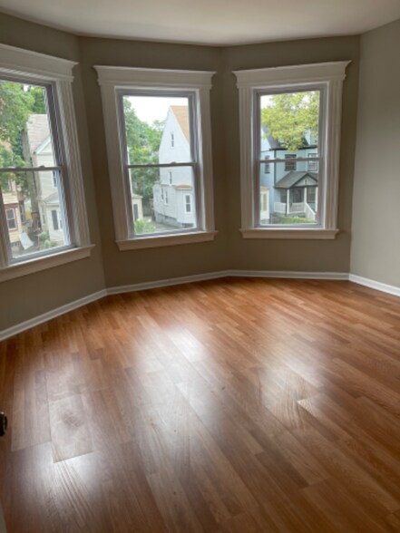 Building Photo - 163 Greenwood Ave