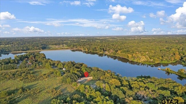 Building Photo - 409 Willow Dr