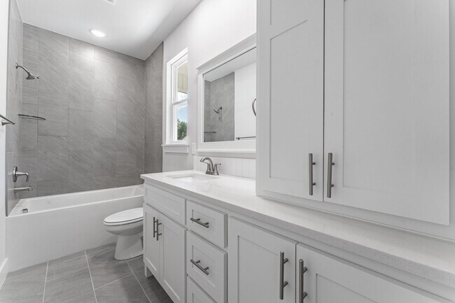 Building Photo - Modern Elegance: Spacious 4-Bedroom New Build with Private Back Porch