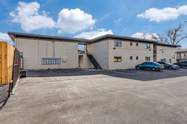 Building Photo - 5917 Gaston Ave