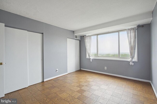 Building Photo - 4410 Oglethorpe St