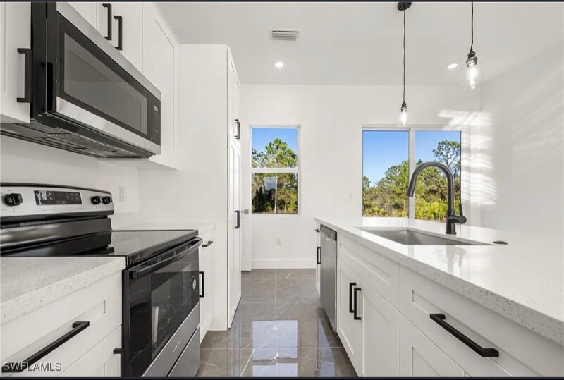 Building Photo - 905 Wabasso Ct