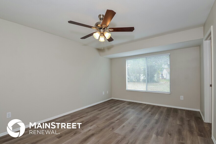 Building Photo - 6947 Roslyn Ct