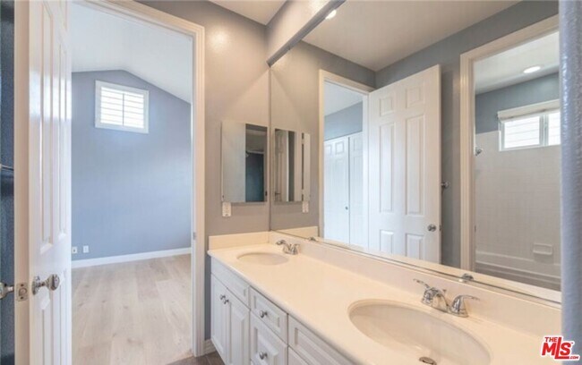 Building Photo - 7 Libra Ct