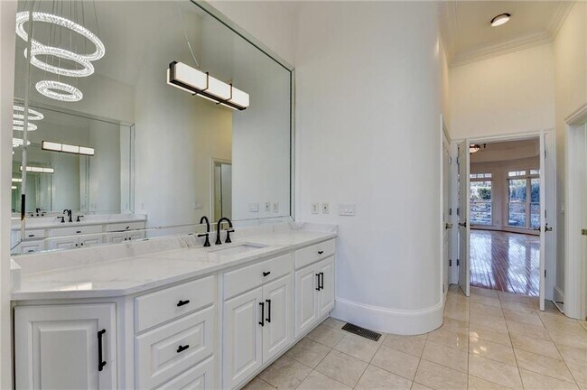 Building Photo - 7970 St Marlo Fairway Dr