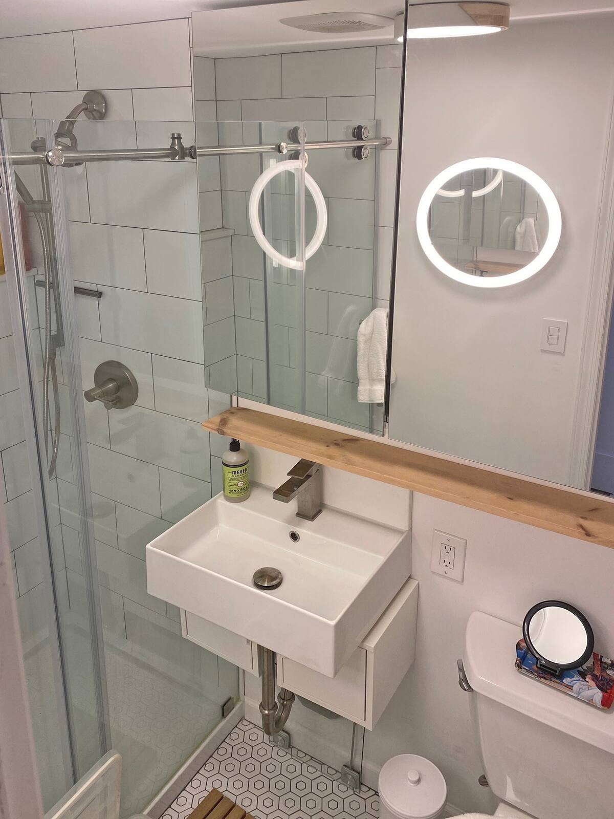 Building Photo - 518A Halsey St