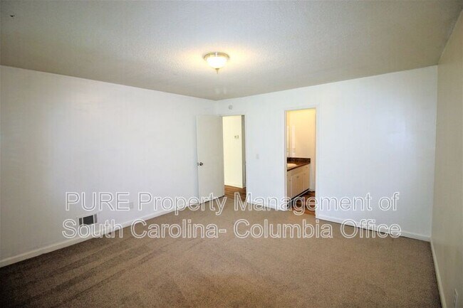 Building Photo - 206 Grantham Rd