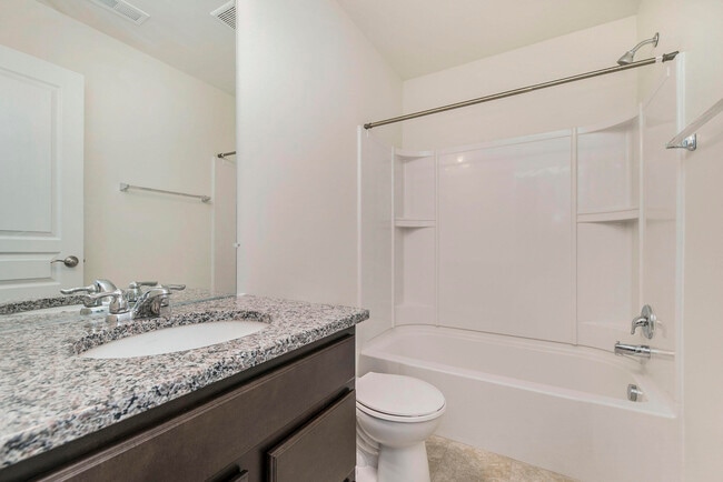 Building Photo - 329 Glenhurst Blvd