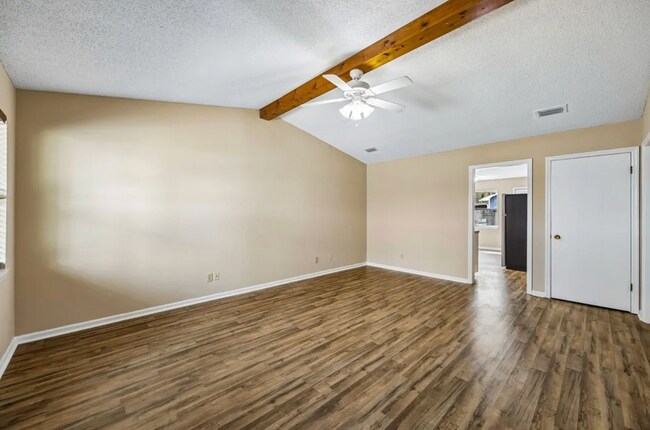 Building Photo - 106 Clarks Bluff Rd