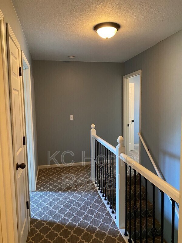 Building Photo - 1384 N Ridge Pkwy