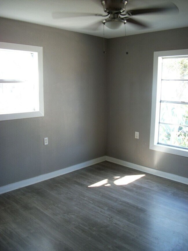 Building Photo - 340 McKinley Ave