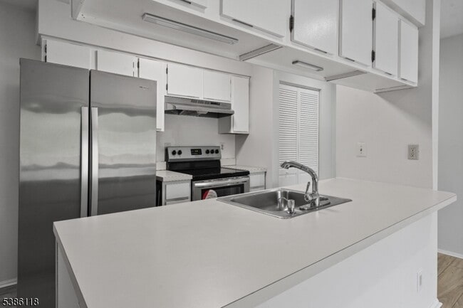 Building Photo - 37 Eton Way