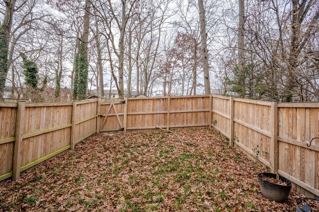 Building Photo - 8505 Castlemill Cir