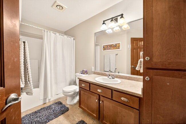 Building Photo - 1719 Lithia Way