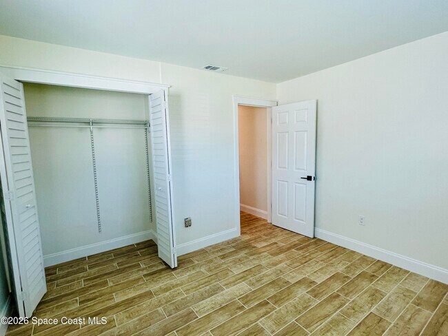 Building Photo - 508 Comanche Ave