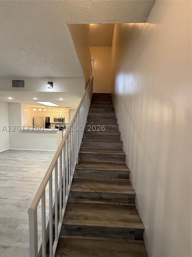 Building Photo - 1561 Sorrento Dr