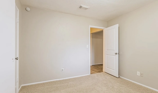 Building Photo - 500 Allison St