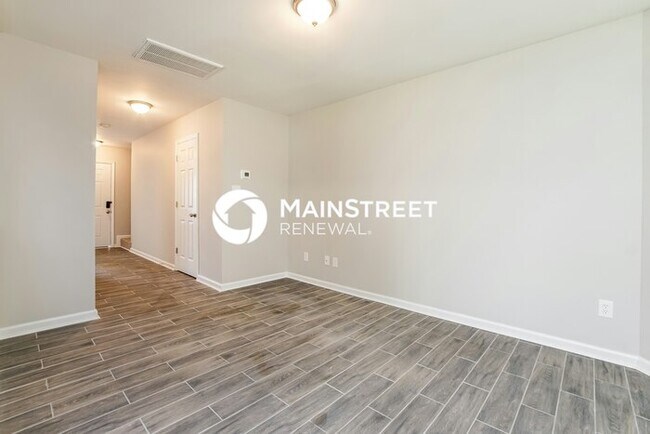 Building Photo - 3 Bedroom Pet-Friendly Home in Raleigh, NC with Main Street Renewal