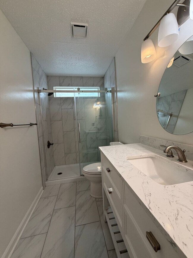 Building Photo - Chesapeake Bay Condo – One Block from the Beach!