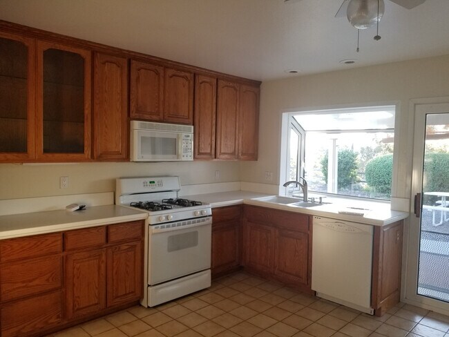Building Photo - Home with View! 3 Bedroom 1.5 Bath Home,