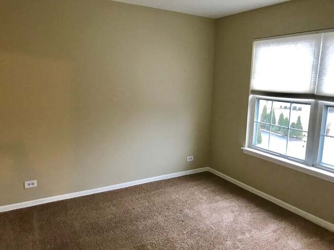 Building Photo - 2105 Aspen Dr