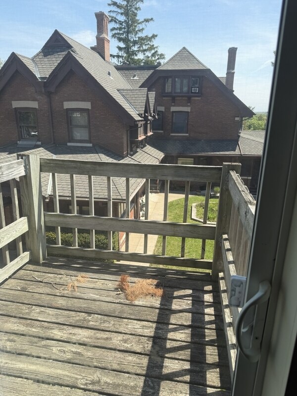 Building Photo - 524 Breezy Point Dr