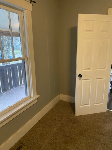 Building Photo - 1005 N 9th St