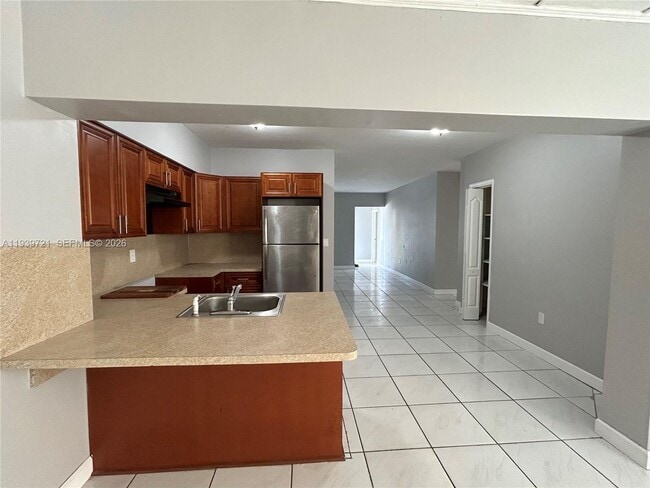 Building Photo - 15020 NE 6th Pl