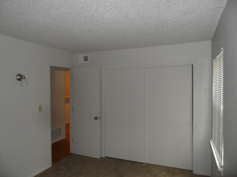 bedroom 2 - 1318 SW Buchanan St