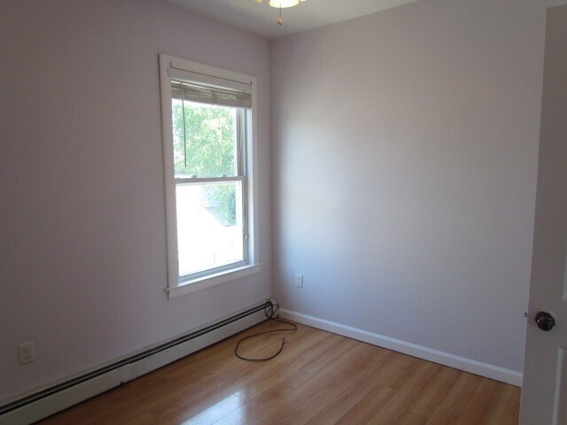 Building Photo - 10 Nursery St
