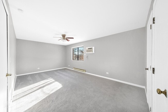 Building Photo - 651 S Virginia Rd