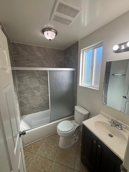 Building Photo - 9031 Avalon Blvd