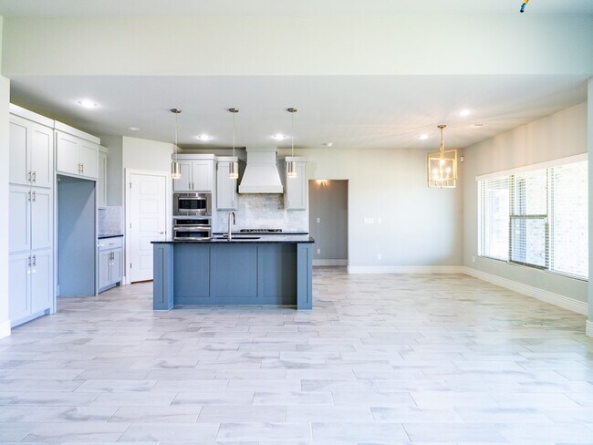 Building Photo - 1671 Sunrise Cir