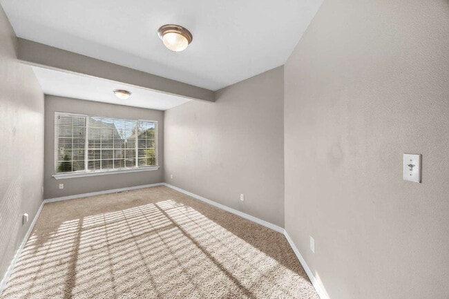 Building Photo - RENTED ~ THIS PROPERTY IS NO LONGER AVAILABLE~ ** This beautiful light filled home offers 4-bedro...