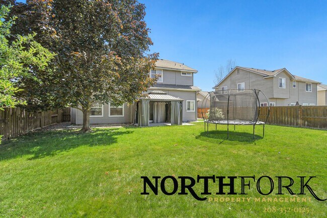 Building Photo - Perfectly Placed Meridian Home in Convenient Location