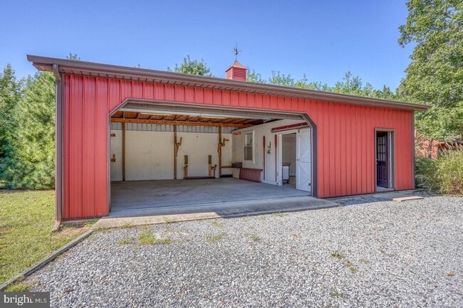 Building Photo - 7 Breakwater Dr