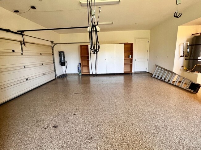 Building Photo - Hidden Gem at the End of the Cul-de-Sac!