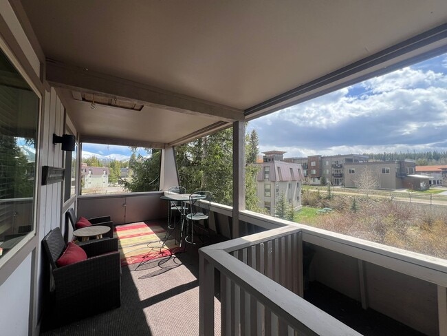 Building Photo - Beautifully updated 2-bedroom, 2-bathroom condo in Winter Park