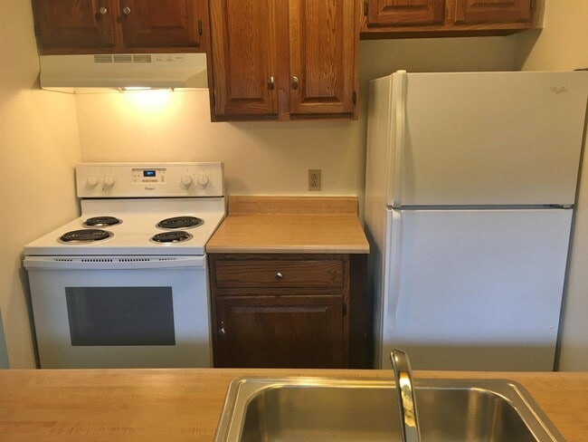 Building Photo - 521 Pine St