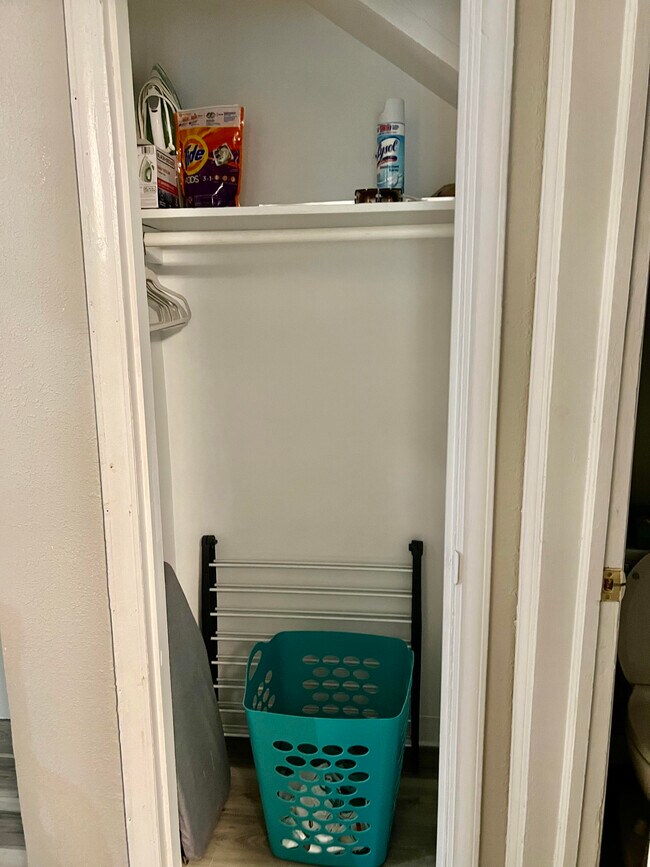 Building Photo - 4622 Cass St