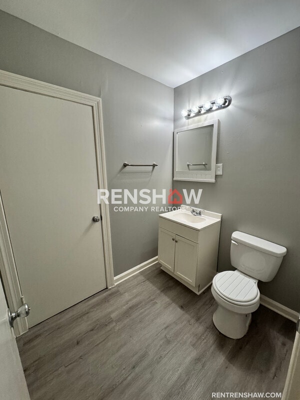 Building Photo - 1059 Maria St