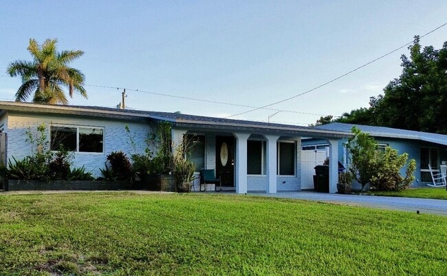 Building Photo - 554 NW 46th St
