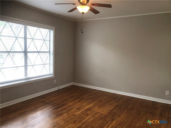 Building Photo - 1175 Canyon Dr