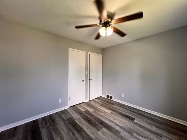 Building Photo - Move in ready!