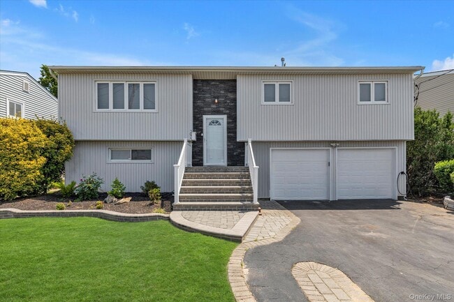 Primary Photo - 3075 Whaleneck Dr